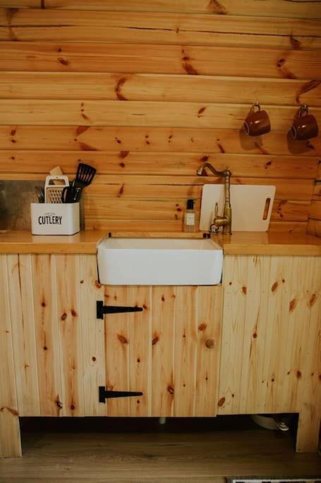 Oak Special Winter Offers - Hot Tub & Log Burner Apartment บาร์มัธ ภายนอก รูปภาพ
